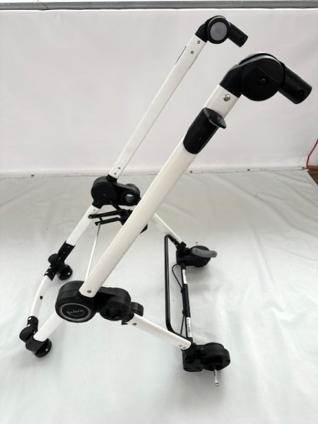 Vorführmodell: 1x Teutonia Bliss Gestell, Untergestell, Rahmen inkl. Achs- und Bremseinheit, ohne Schiebergriff, ohne Netzkorb - weiss