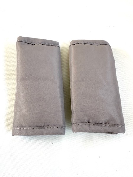 Set (= 2 Stück) Gurtpolster, Schulterpolster für Hartan Sicherheitsgurt, Herausfallschutz, Haltegurt - Farbe : hellgrau