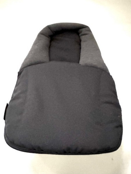 1 x Maxi Cosi Cabriofix Sitzverkleinerer, Sitzeinlage, Kopfschutz, Polster, Neugeboreneneinsatz für Autositz, Babyschale - Farbe: grau, essential graphite